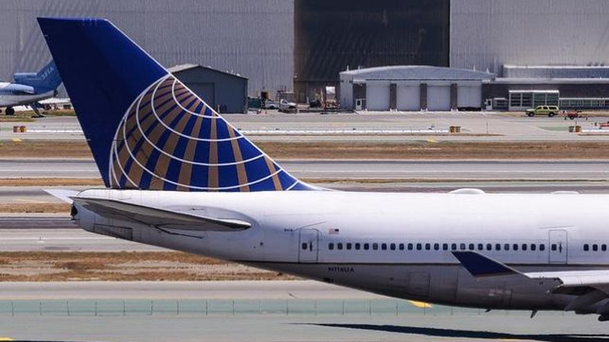 ¿Vuelas en plena huelga de controladores? Tres páginas web que tu compañía aérea no quiere que conozcas