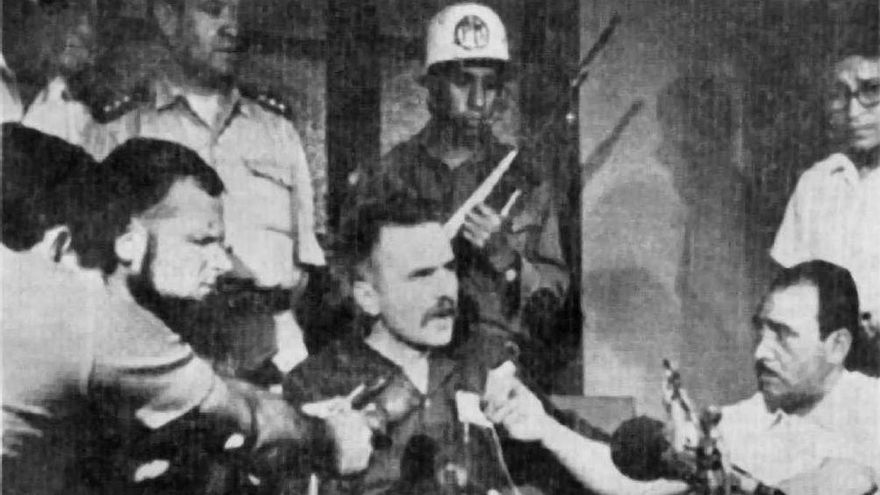 Regis Debray condenado a 30 años de prisión en Bolivia por colaborar con el Ché Guevara, año 1967