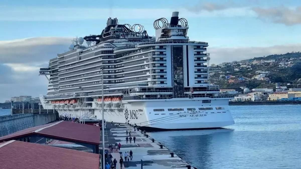 Imagen de archivo de buque de crucero ‘MSC Seaview’ en el Puerto de Santa Cruz de La Palma.