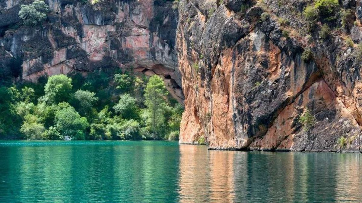 El embalse que se extiende entre de Guadalajara y Cuenca y que forma parte del conocido Mar de Castilla