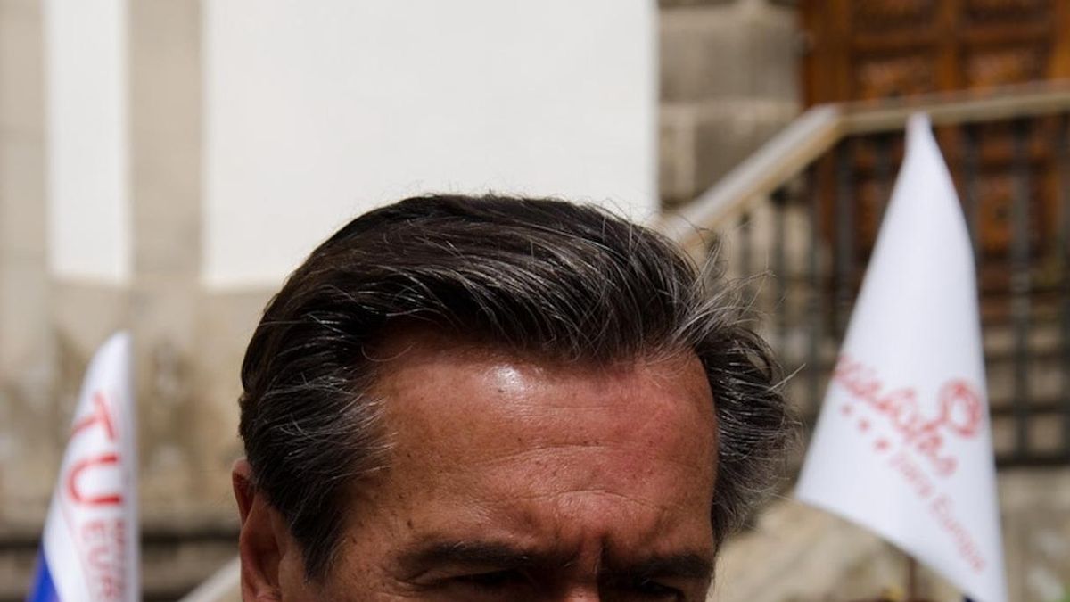 López Aguilar asegura que "ya está bien de salvar bancos y dejar en la cuneta a millones de ciudadanos"