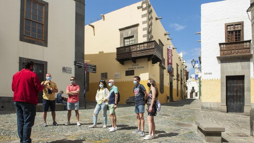 Turistas en Vegueta, Las Palmas de Gran Canaria.