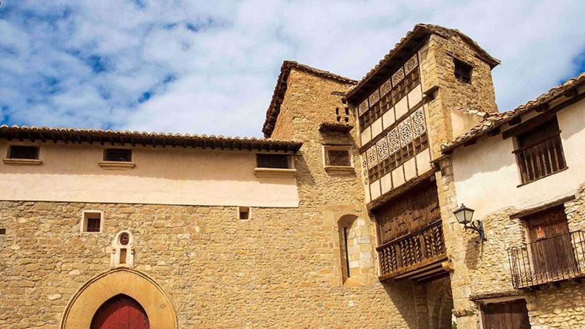 Portal de las Monjas de Mirambel