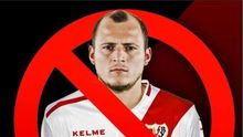 Cartel contra el fichaje por parte del Rayo Vallecano del jugador Roman Zozulya
