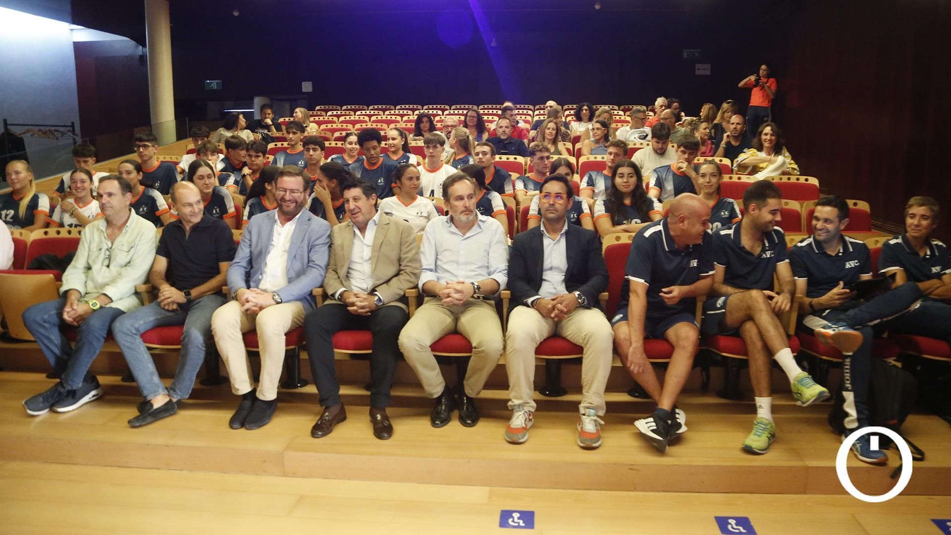 Presentación de los equipos sénior de la Academia Voleibol Córdoba