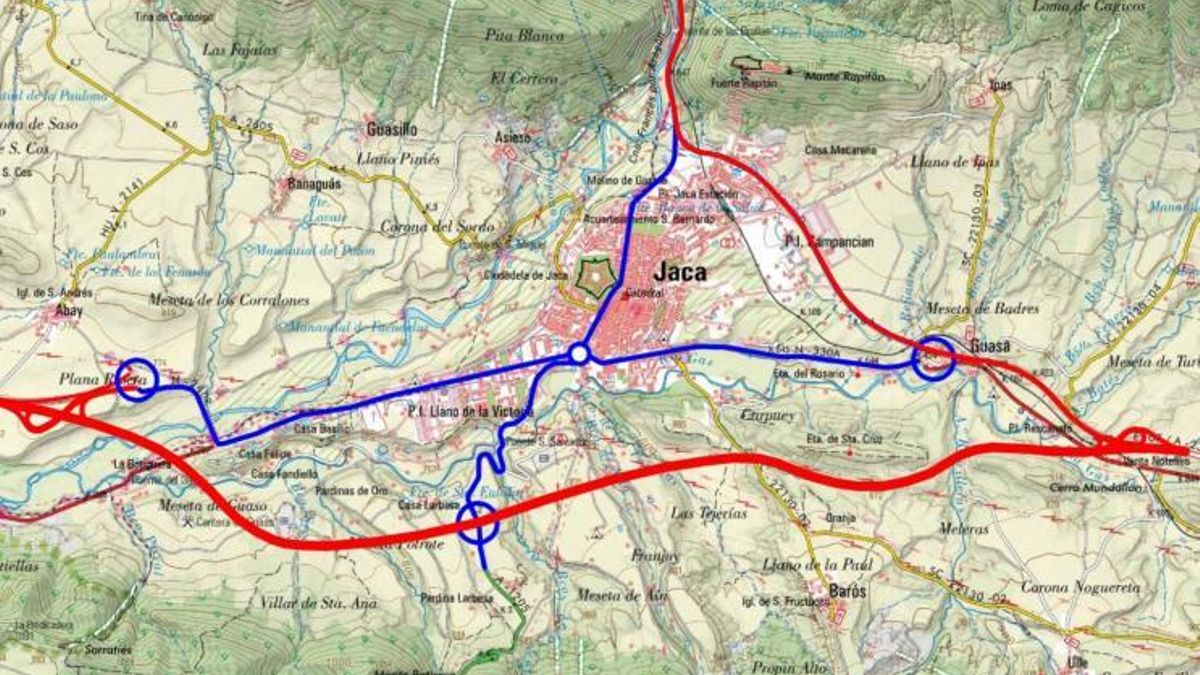 Esta solución aporta una decisiva ventaja funcional para la movilidad de Jaca: un nuevo acceso directo al centro urbano por el sur con enlace inmediato a la autovía. Jaca contaría así con cuatro accesos, en vez de los tres actuales. Este trazado solo tendría tres enlaces: dos semienlaces en los extremos (este y oeste) y el enlace central por el sur. El principal itinerario de paso (Sabiñánigo-Somport) no se vería modificado. Por su parte, el itinerario Pamplona-Somport bordearía Jaca por el sur hasta enlazar con el itinerario anterior.