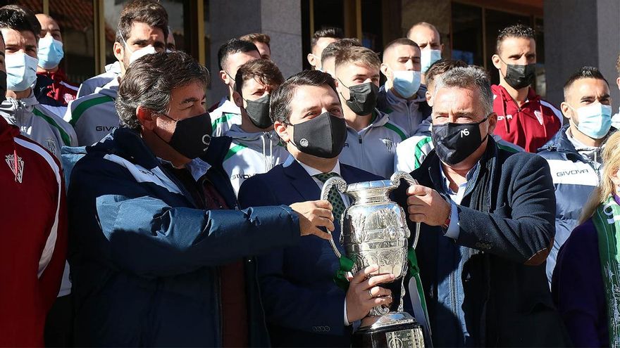 Recepción del Córdoba CF en el Ayuntamiento por la Copa RFEF
