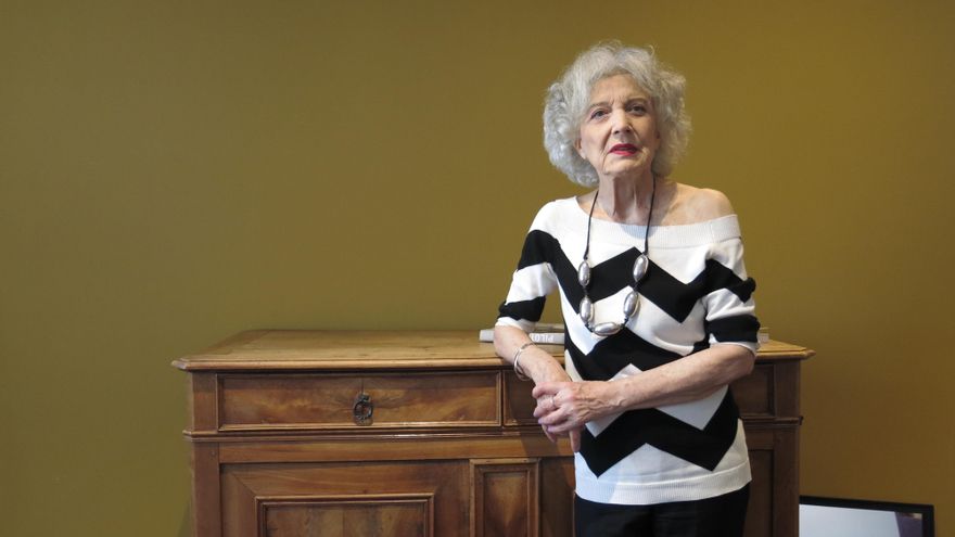 La actriz Marisa Paredes, invitada de honor de la 30 edición del Festival de Cine Español de Nantes (oeste de Francia), durante su entrevista a Efe. EFE/María Díaz Valderrama