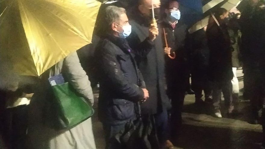 Miguel Ángel Revilla y José María Mazón, presidente de Cantabria y diputado nacional del PRC, en los prolegómenos de la manifestación del 25N.