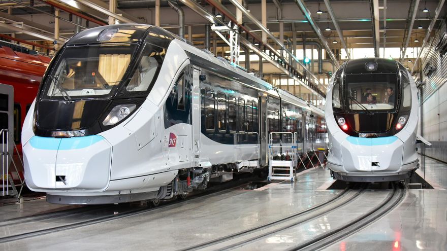 Nuevos trenes de ancho métrico de Renfe, en la fábrica de CAF en el País Vasco.