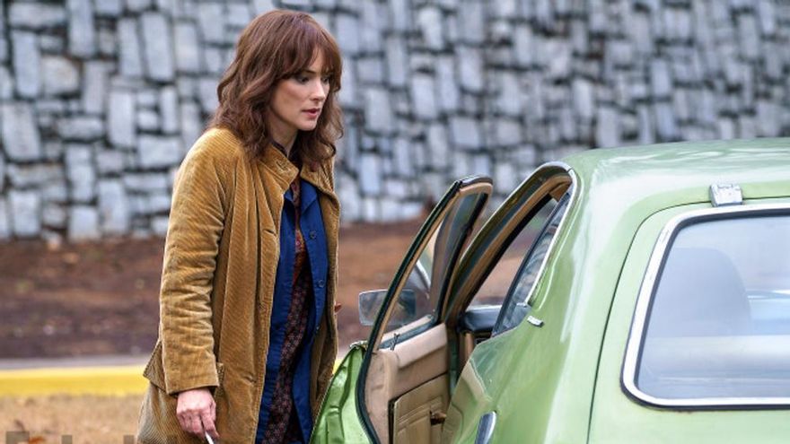 Winona Ryder es Joyce en 'Stranger Things'