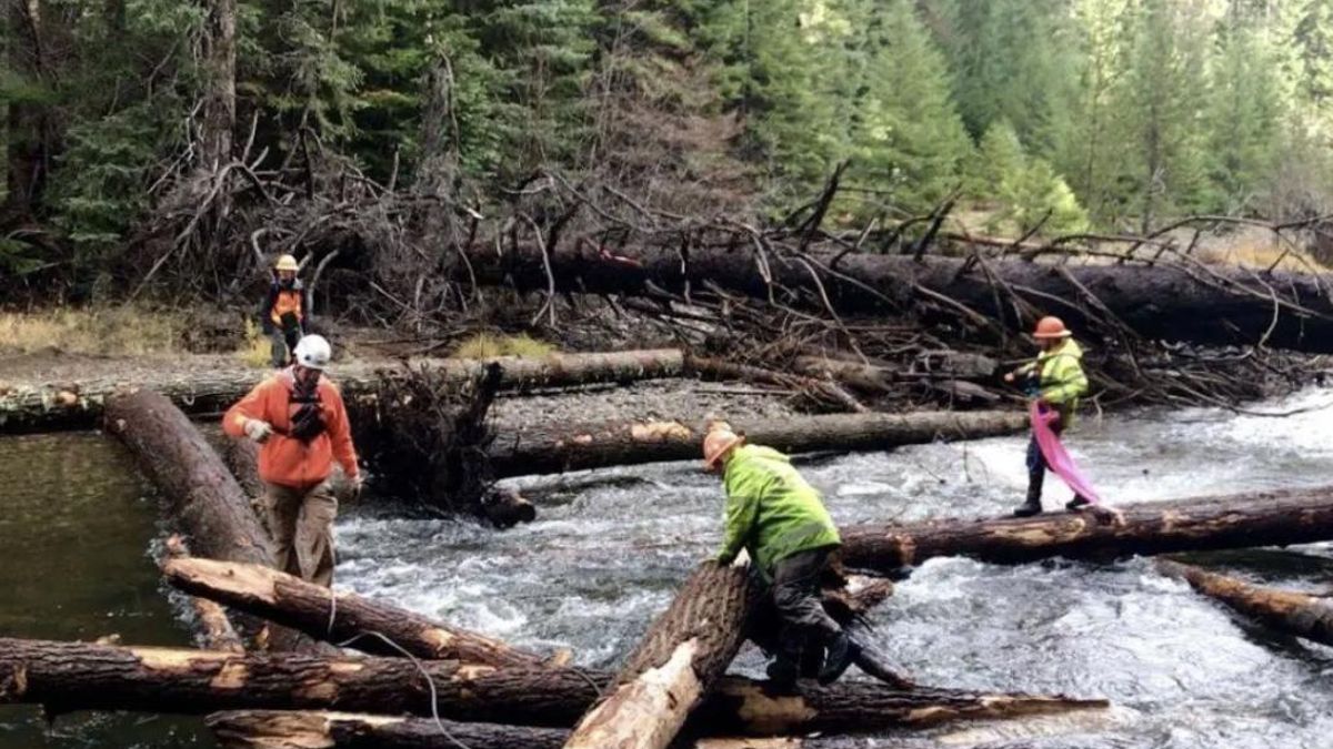 Se tiran desde helicópteros al no poder acceder por carretera