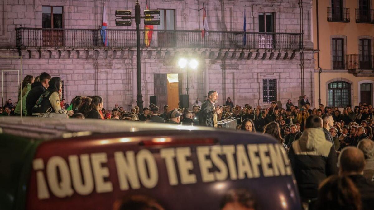 Ambiente del mitin electoral de Santiago Abascal (Vox) en Ponferrada.