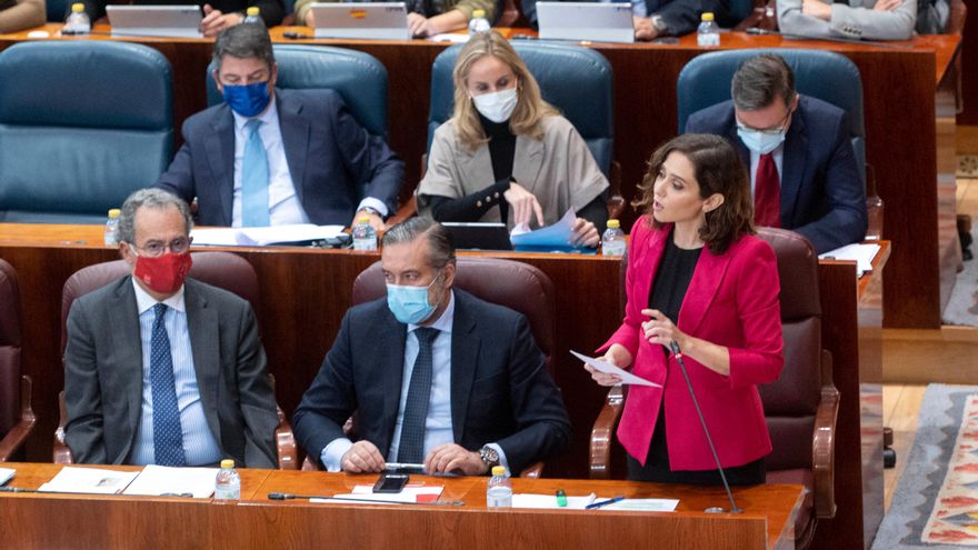 Un diputado del PP de Madrid da positivo por COVID en plena polémica de Ayuso y Casado por la celebración de la cena de navidad