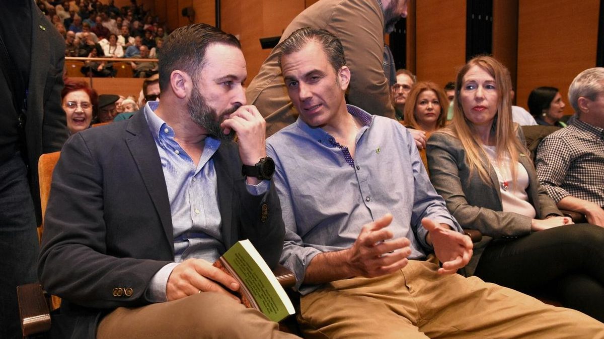 Vox acusa a PP y Cs de imponer en Andalucía un acuerdo dirigido por la izquierda y reclama una mesa de negociación
