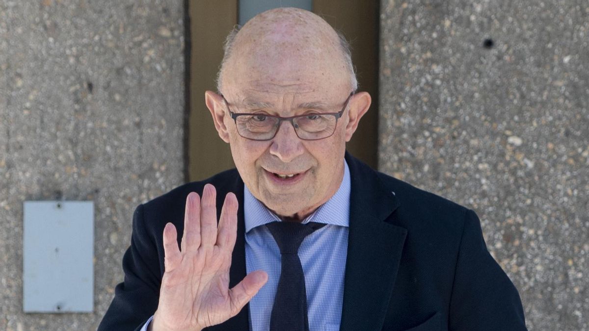 Archivo - El exministro de Hacienda Cristóbal Montoro