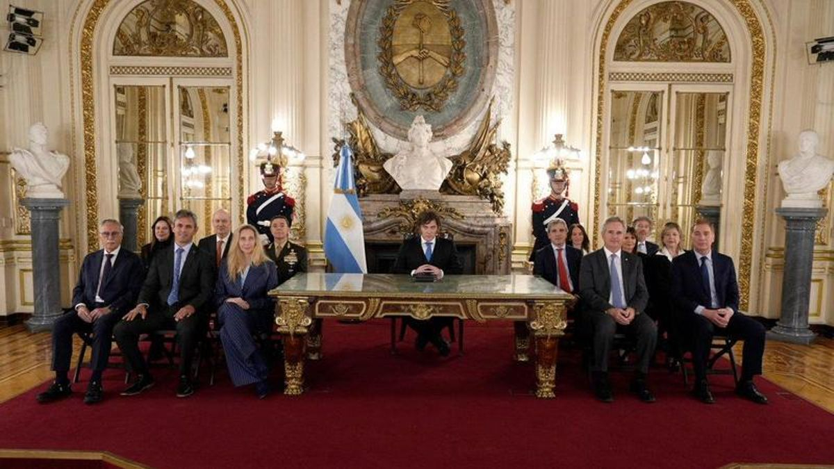 Milei anuncia una base militar en Tierra del Fuego y sanciones para las empresas que operen en Malvinas