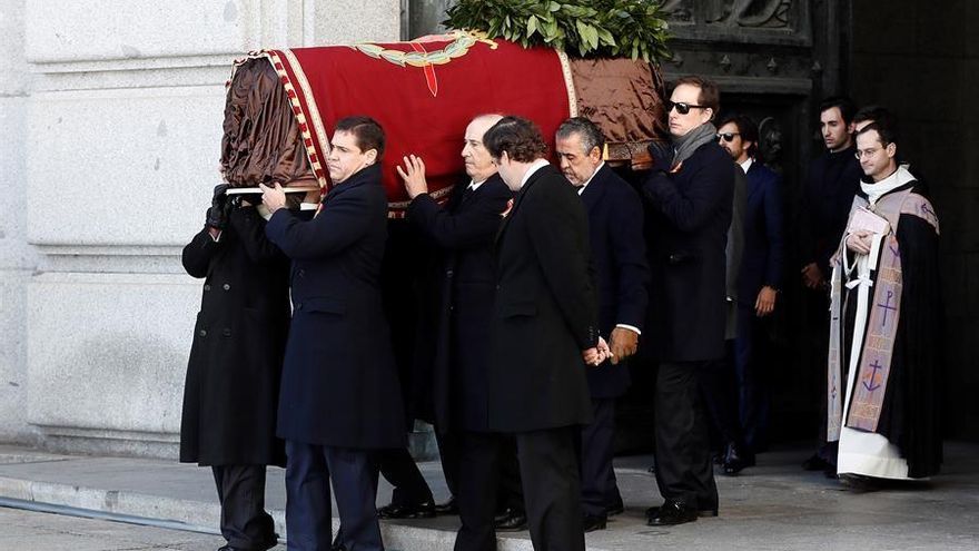 Los nietos de Franco llevan a juicio a los periodistas que investigan su fortuna por generar "odio" contra la familia