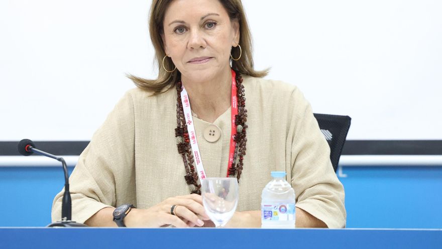 Archivo - La presidenta del Instituto de Liderazgo Político y exministra de Defensa, María Dolores de Cospedal, participa en un coloquio durante los Cursos de Verano CEU-María Cristina,