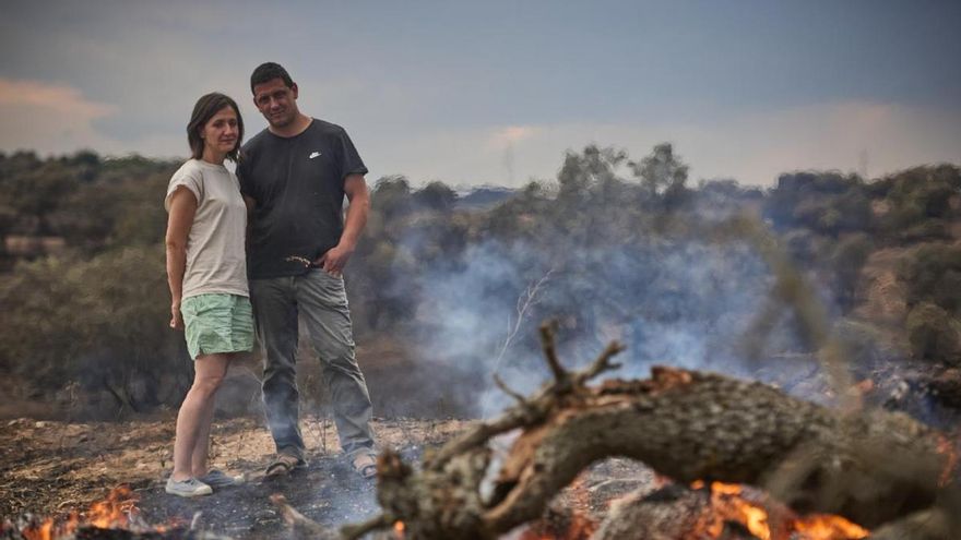 Rossend y Neus, agricultores golpeados por el incendio que arrasó en Lleida a velocidad récord: "Parecía el infierno"