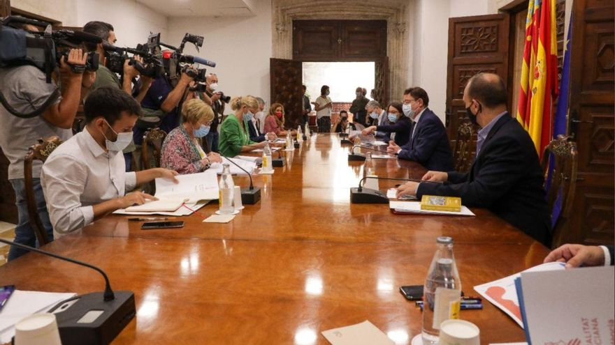 El Gobierno valenciano recomienda el uso de mascarilla al aire libre, excepto en la playa y espacios naturales, ante el repunte de contagios