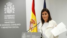La ministra de Sanidad cambia su versión y dice ahora que cursó el máster a distancia