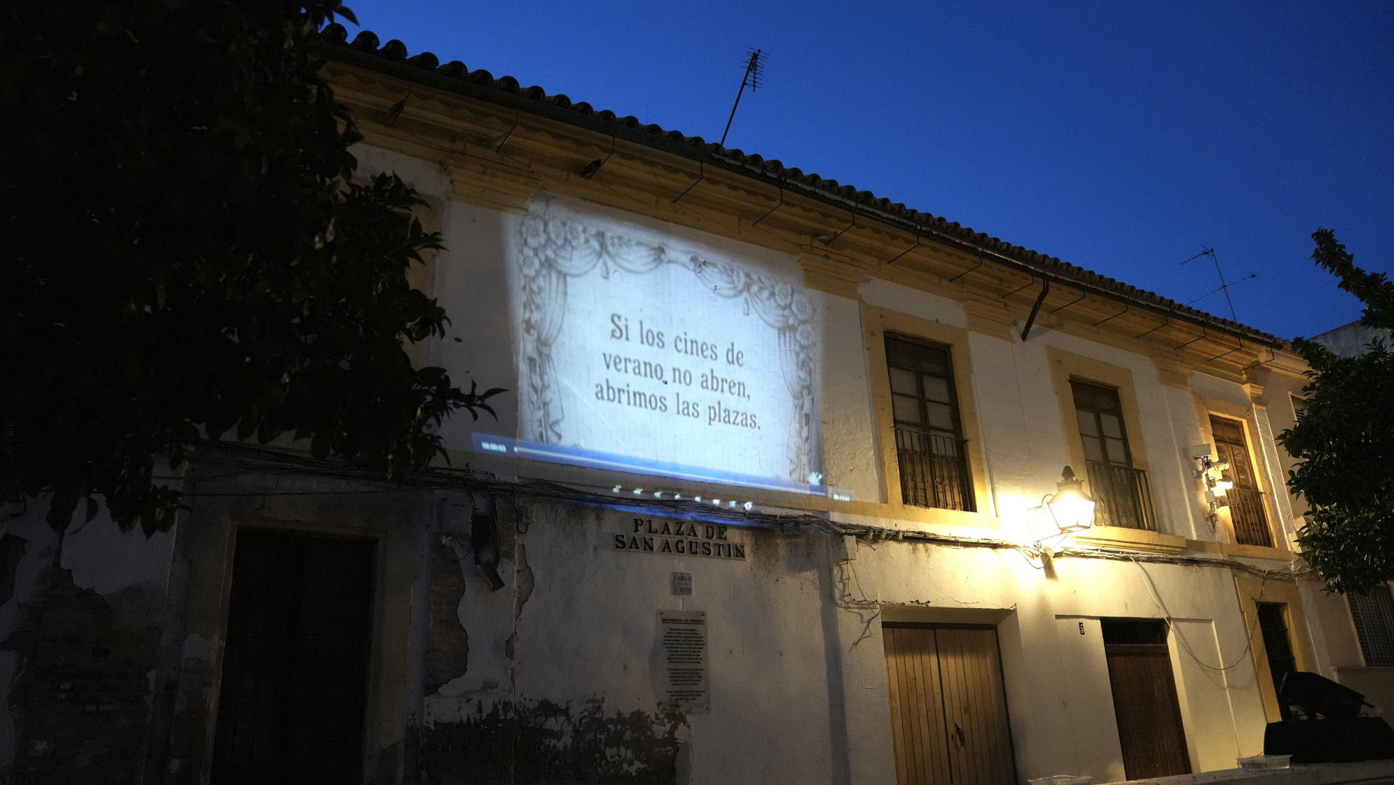 Proyección de cine simbólica en la plaza San Agustín