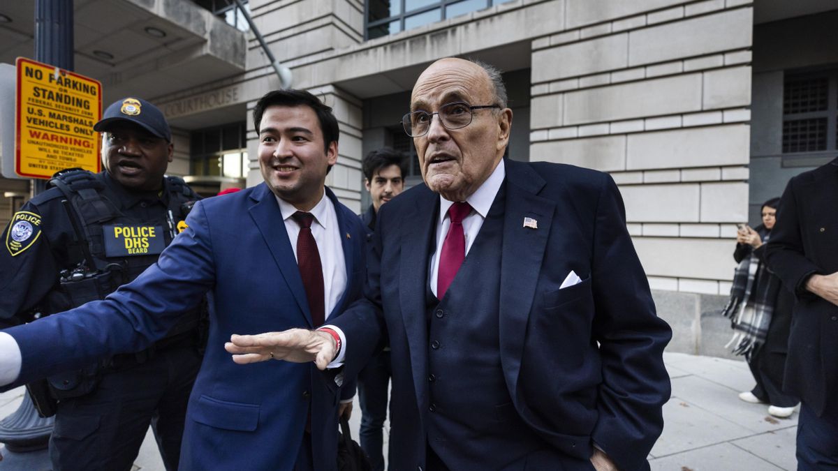 Rudy Giuliani, ex alcalde de Nueva York y antiguo abogado de Trump, hospitalizado tras un accidente de coche en New Hampshire