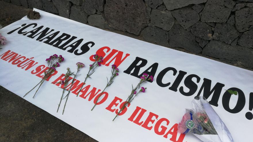 Pancarta 'Canarias sin racismo'.