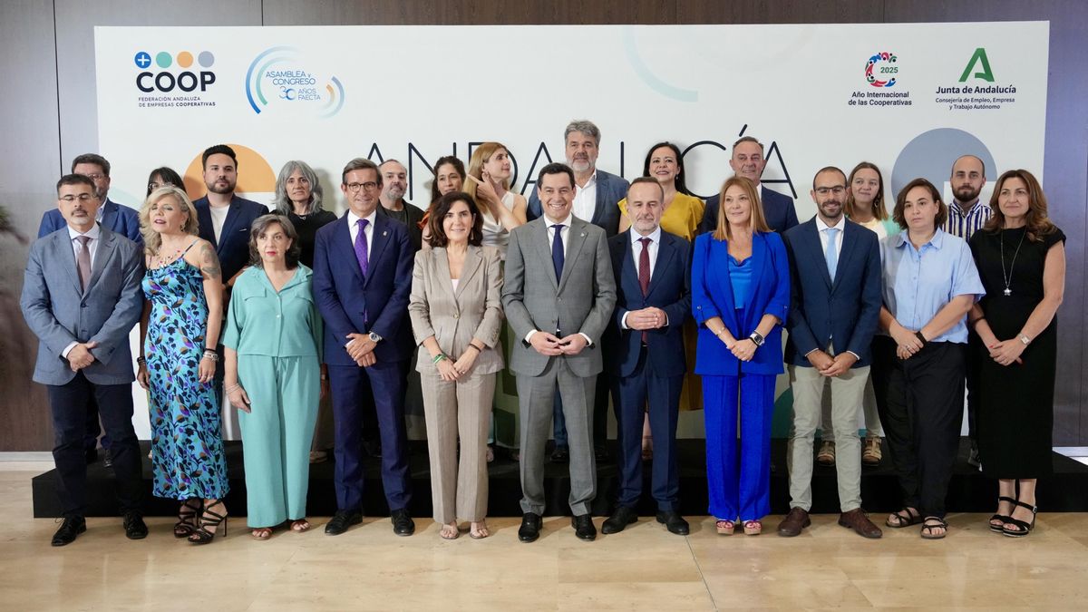 Moreno destaca la "responsabilidad social" que ejercen las cooperativas en Andalucía: "Debemos estar orgullosos"