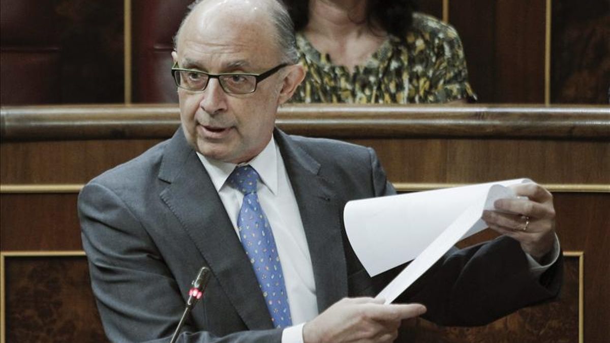 Montoro defiende la ficción en el Congreso.
