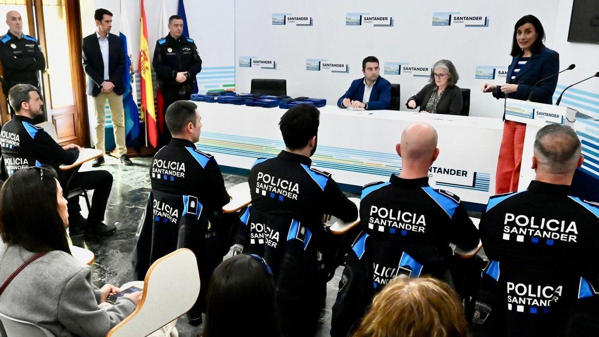 Un informe municipal calificó de "análogo a Word o Acrobat" el sistema de gestión de llamadas de emergencia de la Policía Local de Santander