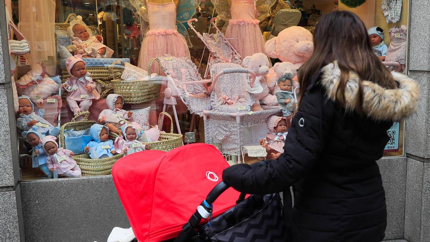Estos ocho domingos y festivos podrán abrir los comercios en toda Extremadura en 2024