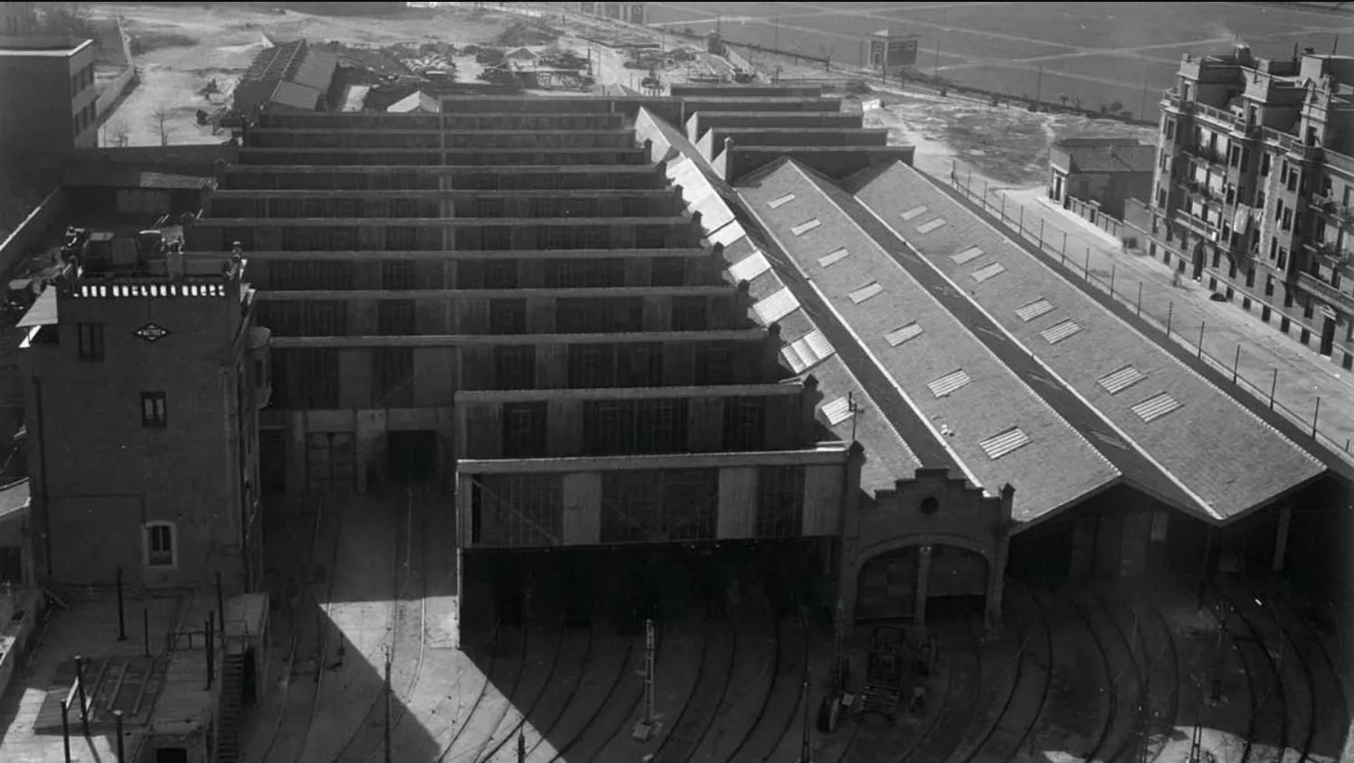 Vista aérea de las derribadas Cocheras de Cuatro Caminos en 1965