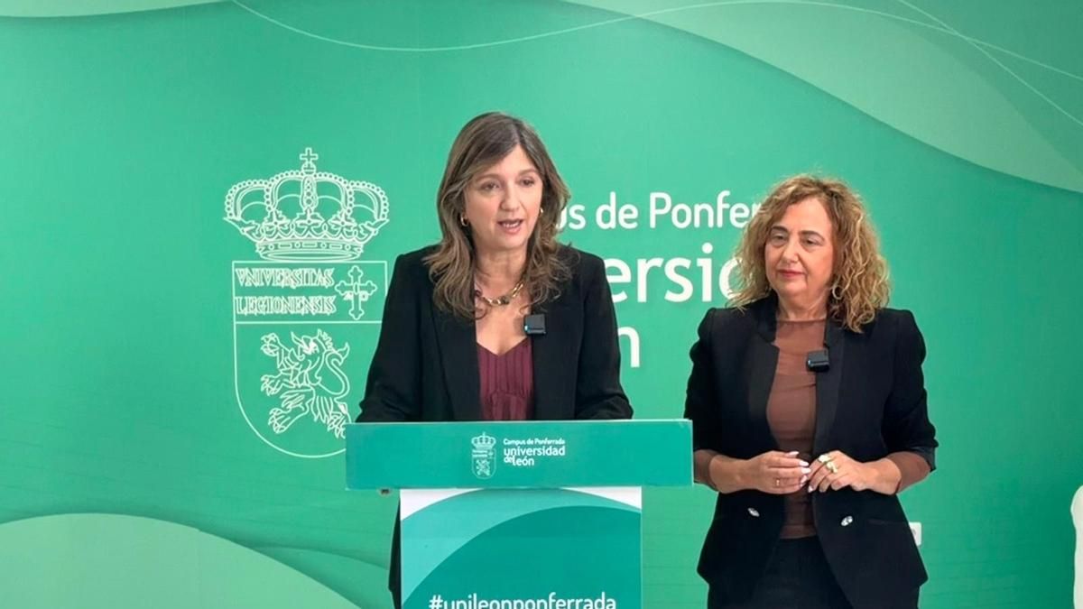 La rectora de la Universidad de León (ULE), Nuria González, y la vicerrectora del Campus de Ponferrada, Pilar Marqués, en rueda de prensa. 