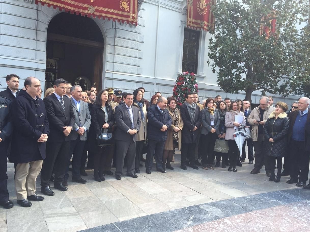 Granada condena los atentados contra el "corazón de Europa" y se suma al dolor del pueblo belga