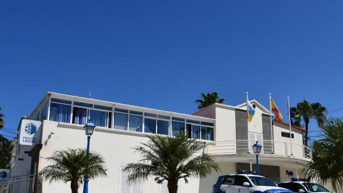 Detenidos en Mogán dos hombres reclamados por la Justicia, uno de ellos al intentar retirar un coche del depósito sin carnet de conducir