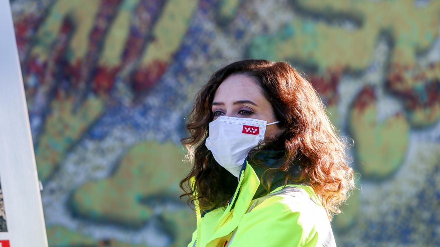 La presidenta de la Comunidad de Madrid, Isabel Díaz Ayuso, durante la inauguración de la nueva conexión entre las carreteras de titularidad regional M-503 y M-513, a la altura de Pozuelo de Alarcón, a 14 de diciembre de 2021, en Pozuelo de Alarcón, Madrid, (España).