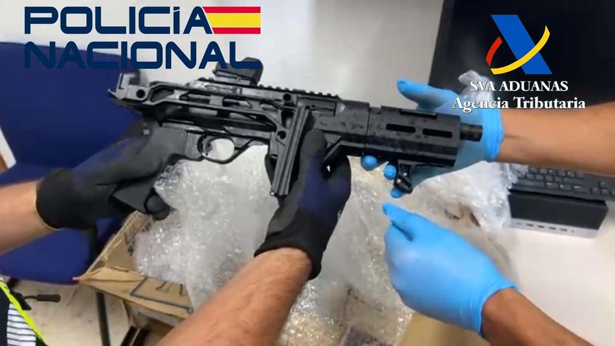 Caen los responsables de una empresa de reparto de Badajoz que usaban paquetes falsos para introducir armas