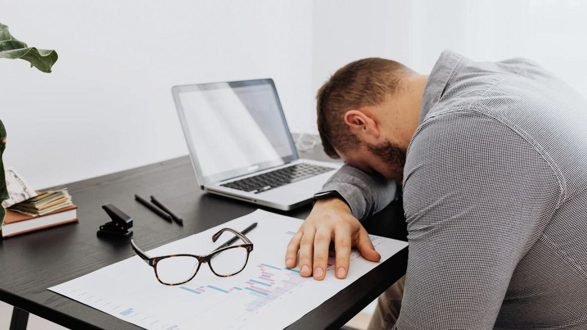 La Unión Europea evalúa una ley para limitar los algoritmos y la IA en el trabajo, y proteger el derecho a desconectarse