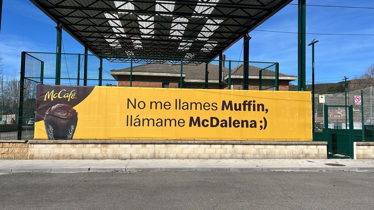 Cartel de McDonald's en La Magdalena