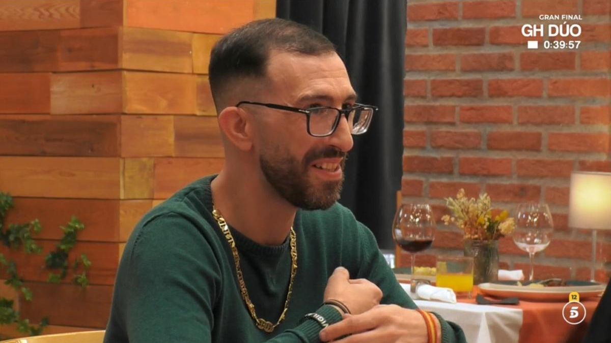 Un soltero de 'First Dates' asusta a su cita al decirle que "es de Abascal": "Yo no quiero que salga la extrema derecha"