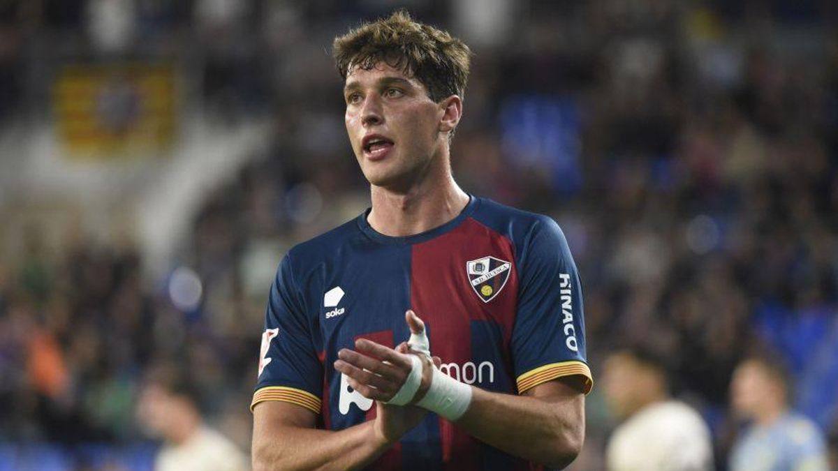 Enol Rodríguez, durante un partido de la SD Huesca