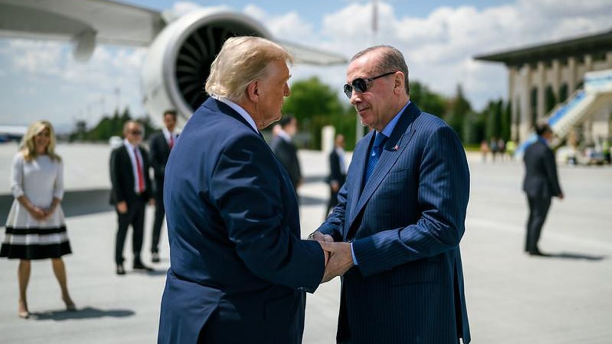 Erdogan rcibe a Donald Trump antes d la cumbre de la OTAN en Ankara la semana pasada.