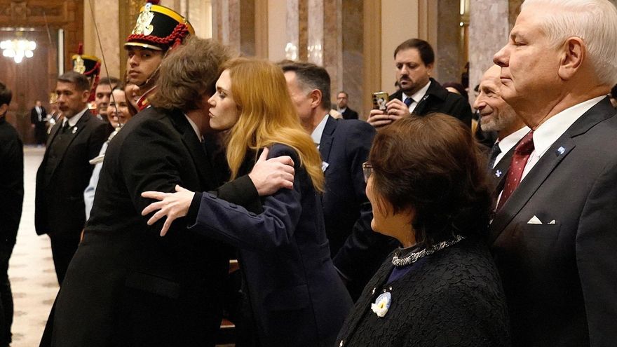 Mientras Milei dijo que las palabras García Cuerva fueron "constructivas", los libertarios atacaron al arzobispo en redes: “Milita con sotana”
