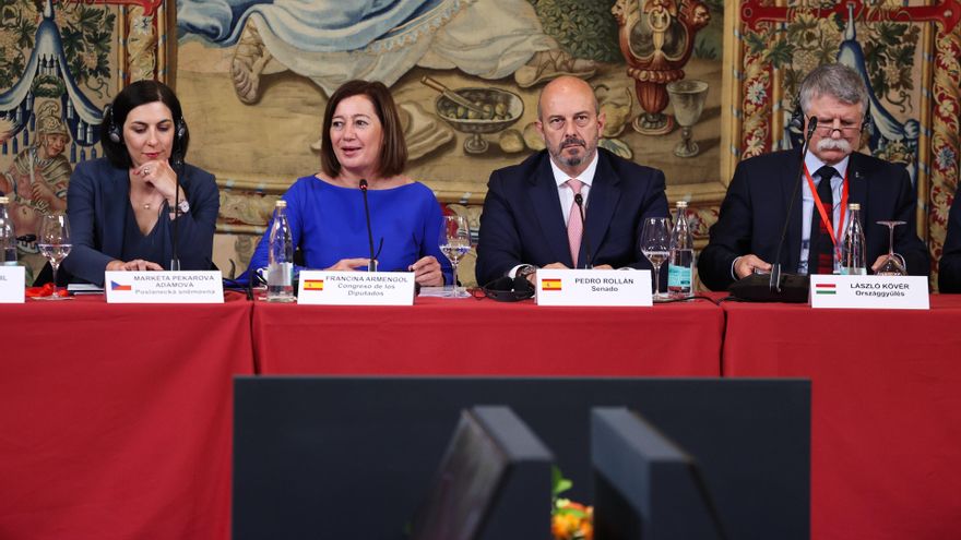 Archivo - La presidenta del Congreso de los Diputados, Francina Armengol; el presidente del Senado, Pedro Rollán, (en el centro) durante una sesión de la Conferencia de Presidentes de Parlamento de la Unión Europea.