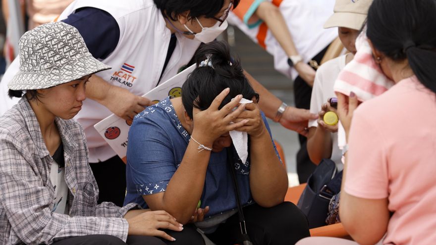La angustiosa búsqueda de supervivientes en la torre reducida a escombros en Bangkok