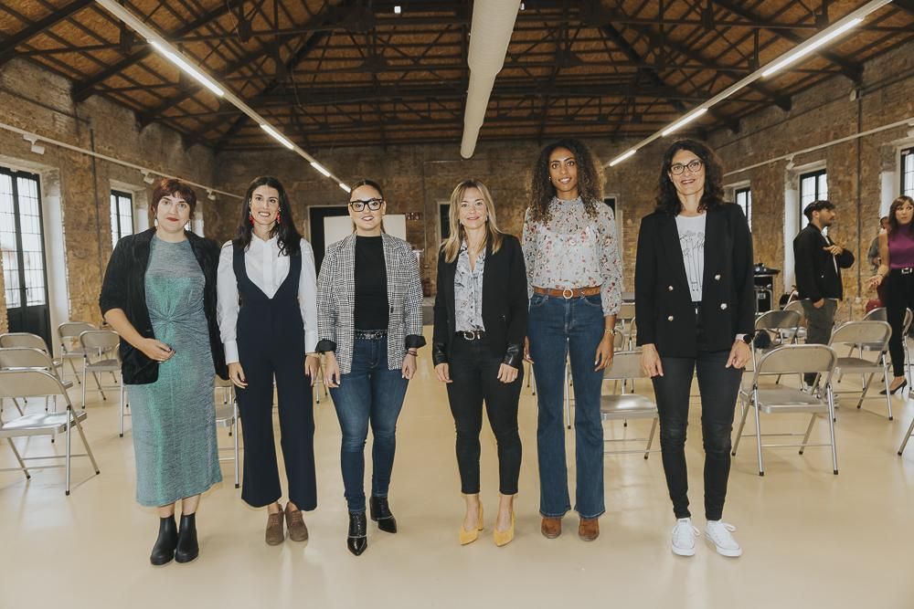 De izqda a dcha, Elisa Reche, Olga Lorente, Irene Jódar, Pruden Guerrero, Rosa Sánchez y Teresa Franco