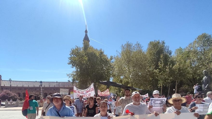 Nueva movilización contra de los cortes de luz en barrios desfavorecidos de Sevilla