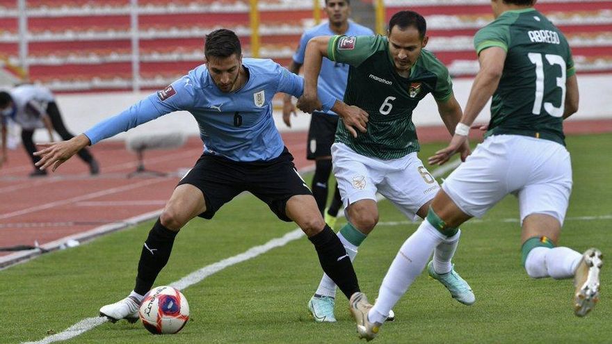 Bolivia goleó 3 a 0 a Uruguay y lo dejó envuelto en una crisis profunda